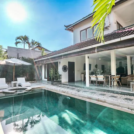Sari Temuku Villa Seminyak  Exterior photo