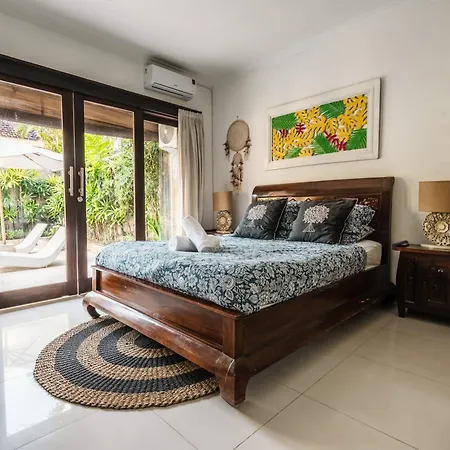Sari Temuku Villa Seminyak  Exterior photo